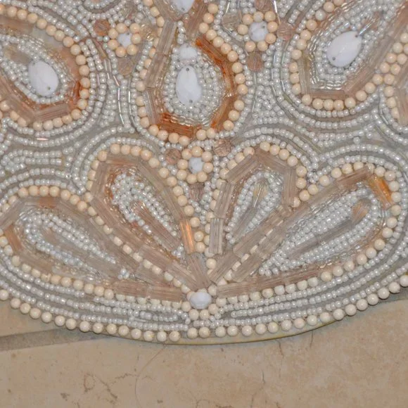 KIM SEYBERT WHITE PAISLEY CHRISTMAS HOLIDAY CRYSTAL PLACEMAT CHARGER CENTERPIECE - Picture 5 of 8